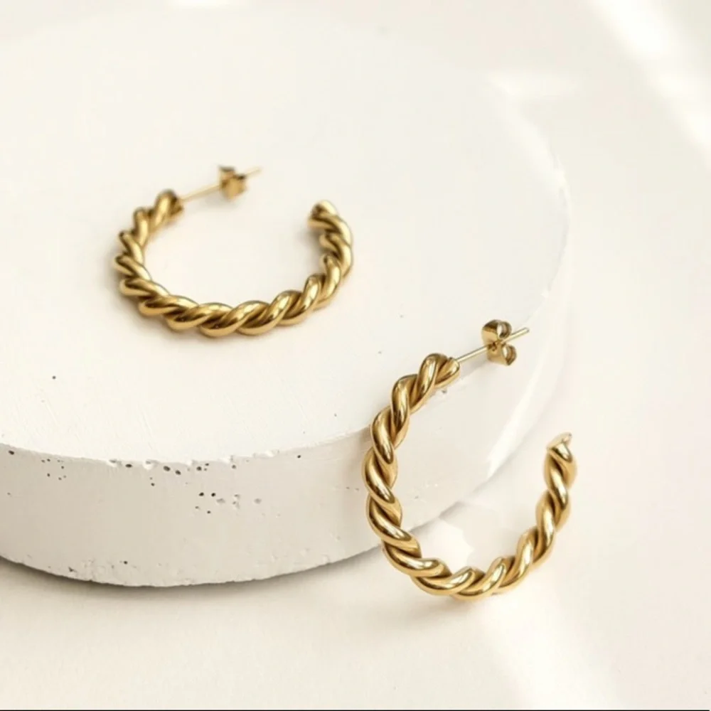 Twist Thick Hoop Earrings | Gold Plated Stainless Steel - Picture 3 of 4